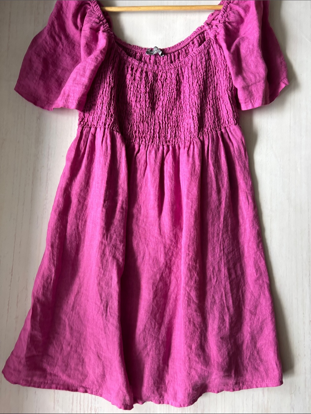 Women’s NWOT Made in Italy 100% Linen Smocked Fuchsia Pink Summer Dress